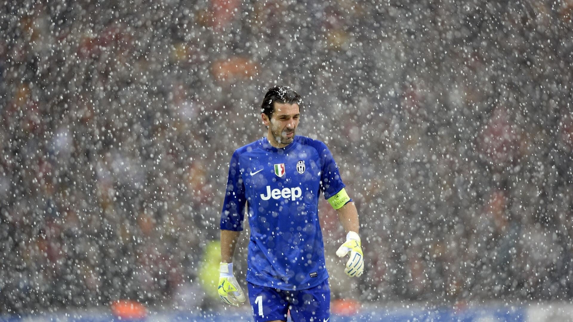 “法甲豪门厮杀激烈，争夺冠军位置拉开差距”，法甲 豪门